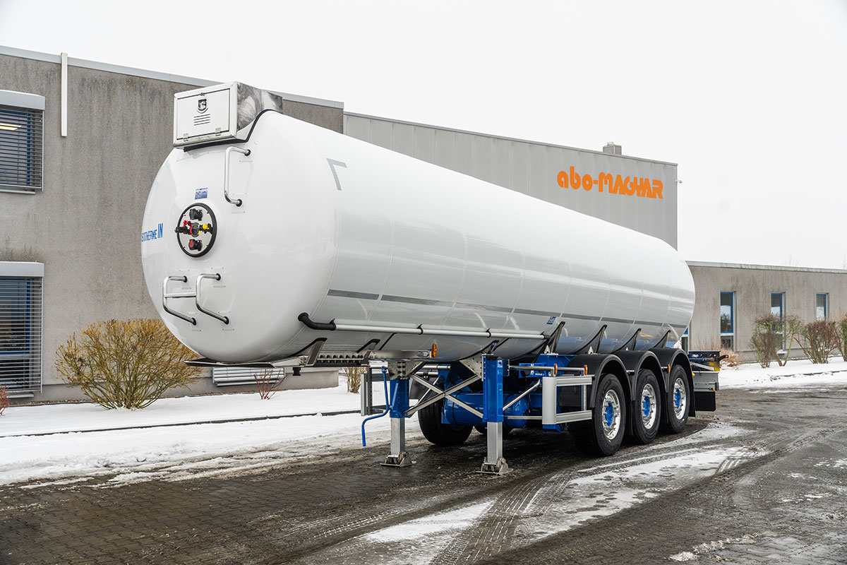 Zwei neue Bier-Auflieger von Magyar